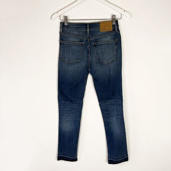 Aritzia Denim Forum The Nico Mid Rise Skinny Crop Released Hem Jeans - Picture 3 of 8